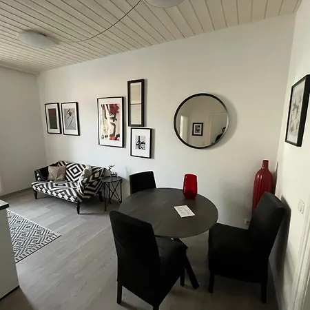 アパートホテル Luxury Homes