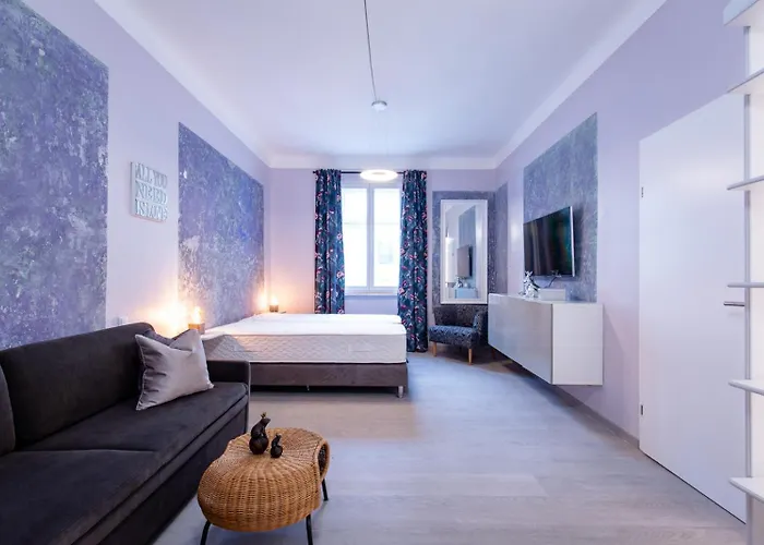Luxury Homes アパートホテル 3*