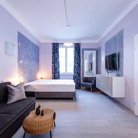 Luxury Homes アパートホテル 3*